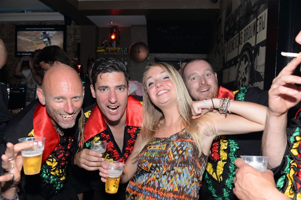 ../Images/Kroegentocht Zomercarnaval Noordwijkerhout 096.jpg